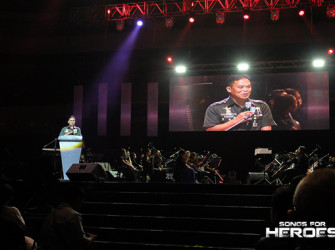 “Thank you UNTV for your thoughtfulness and generosity,” remarks AFP Chief of Staff Gen. Catapang.