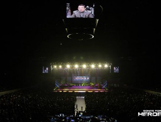 International evangelist Bro. Eli Soriano thanks the crowd for showing immense support to the Songs for Heroes 2 charity concert.