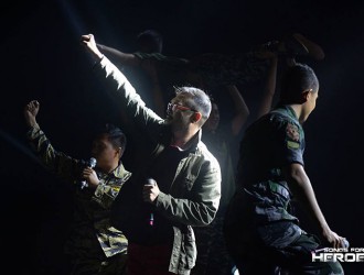 OPM icon Wency Cornejo of After Image delivers a powerful performance of his band’s classic hit, “Mangarap Ka.”